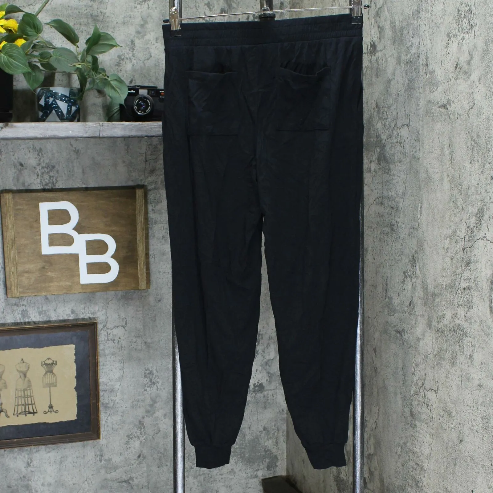 AnyBody Women's Cozy Knit Pleated Jogger Pants Black XS