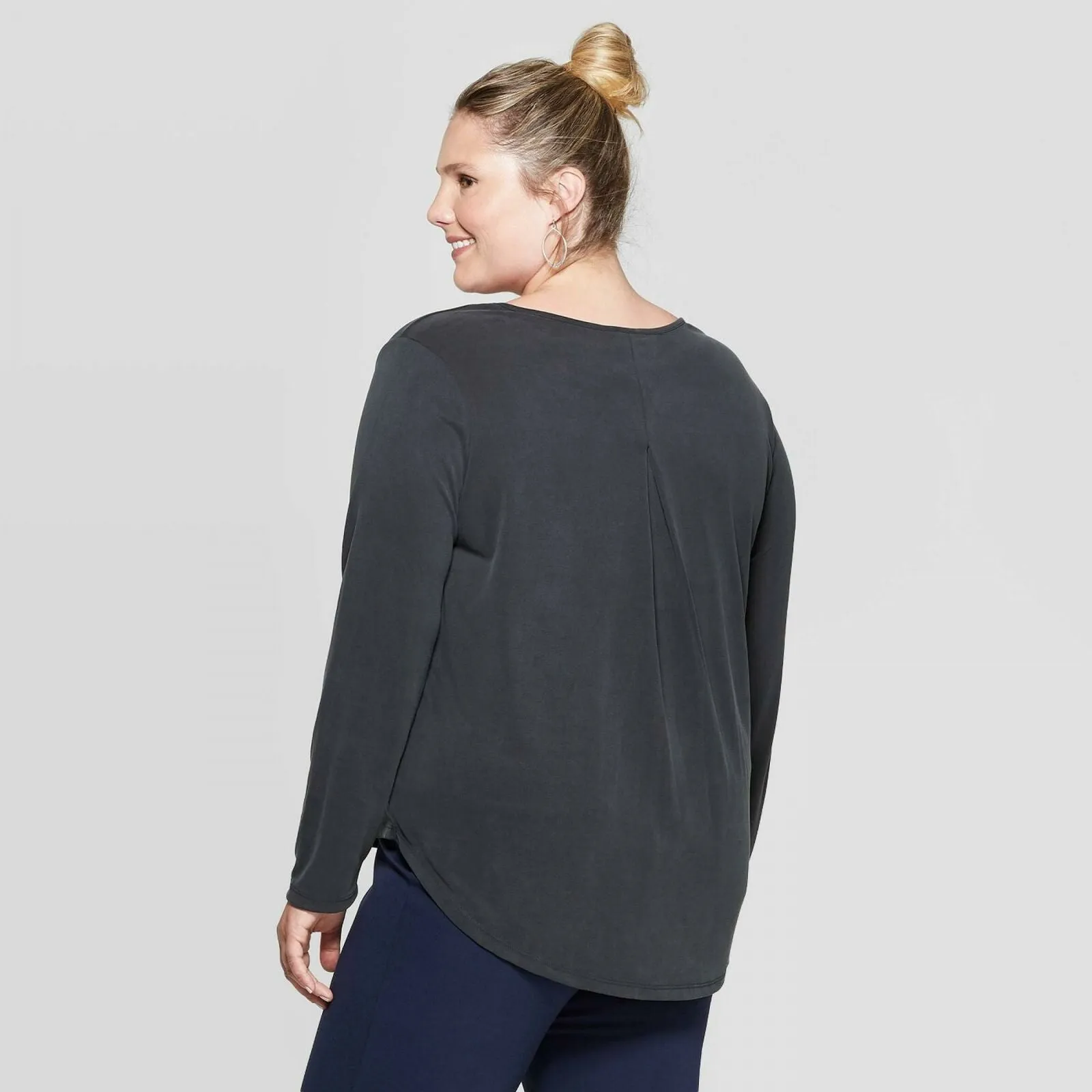 Ava & Viv Women's Plus Size Long Sleeve Scoop Neck Sandwash Top