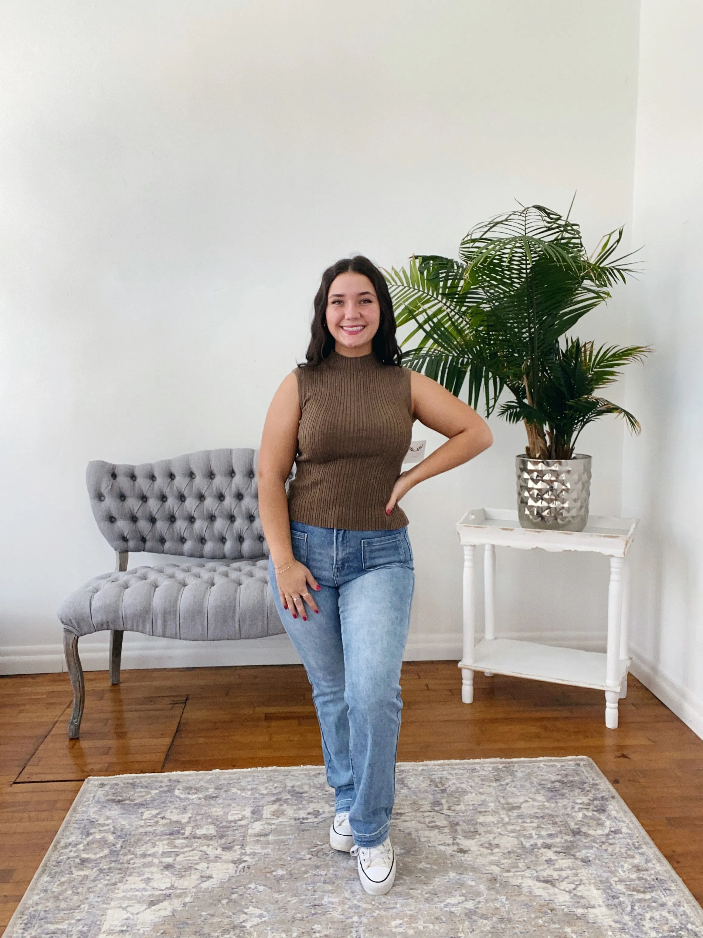 Betsy Pocket Patch Straight Risen Jeans