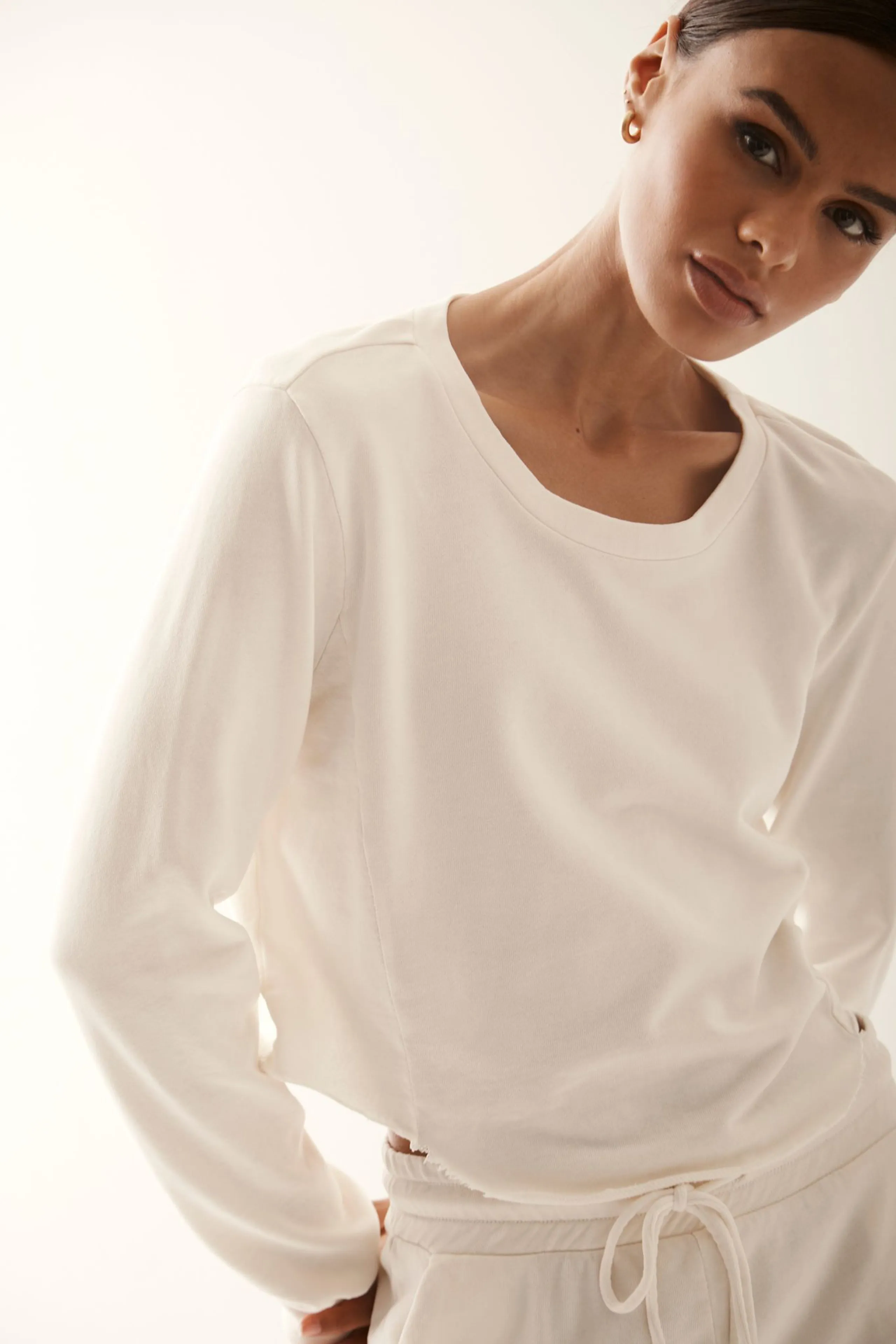 Curved Pullover