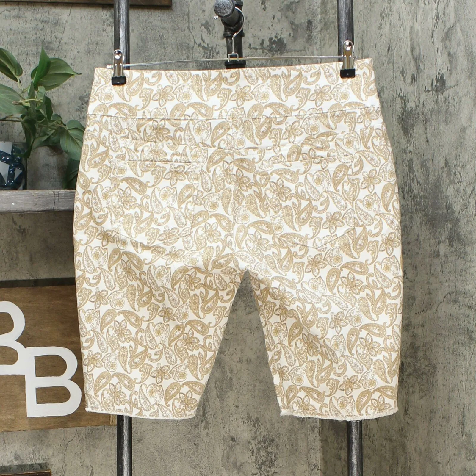 DG2 by Diane Gilman Pull On Bermuda Shorts Khaki Petite Large