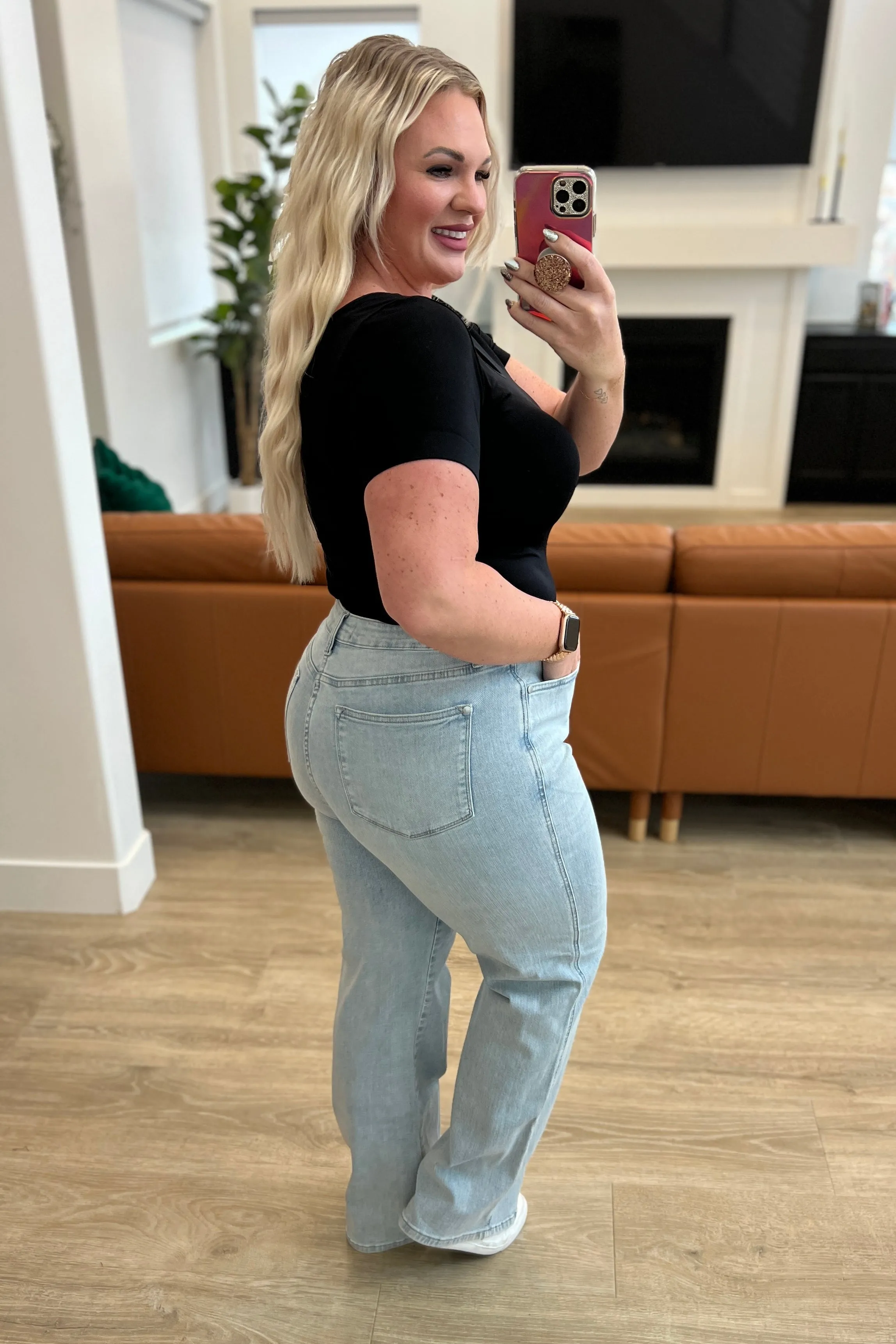 Judy Blue High-Rise Tummy Control Straight Leg Jeans in Vintage Wash