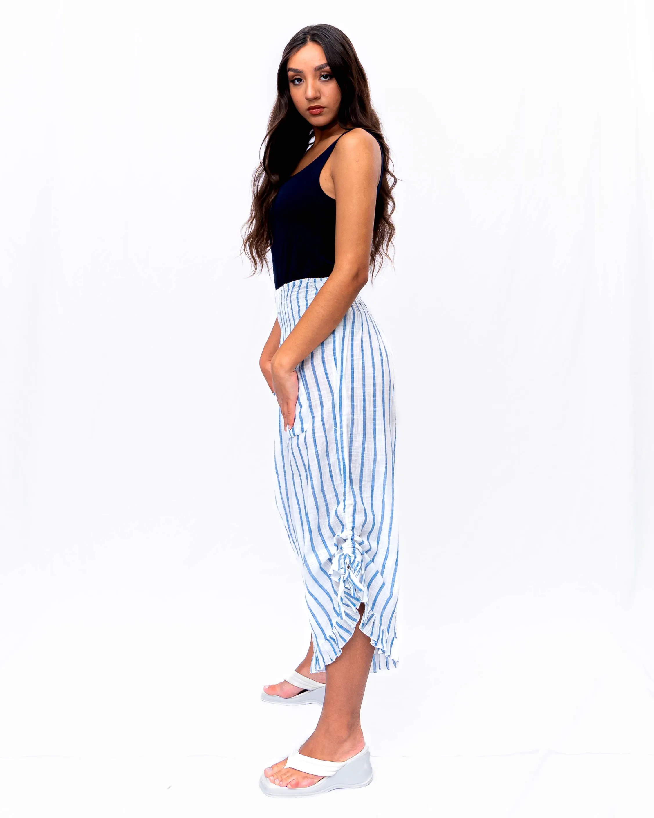 Printed Bottom Tie with Ruffle Capri Pant