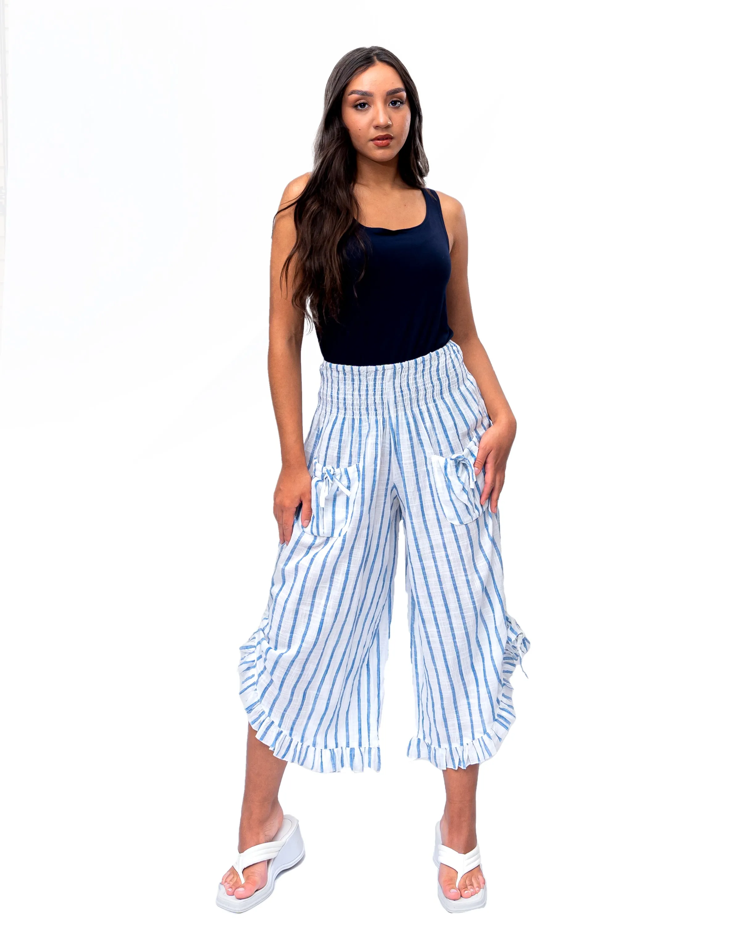 Printed Bottom Tie with Ruffle Capri Pant