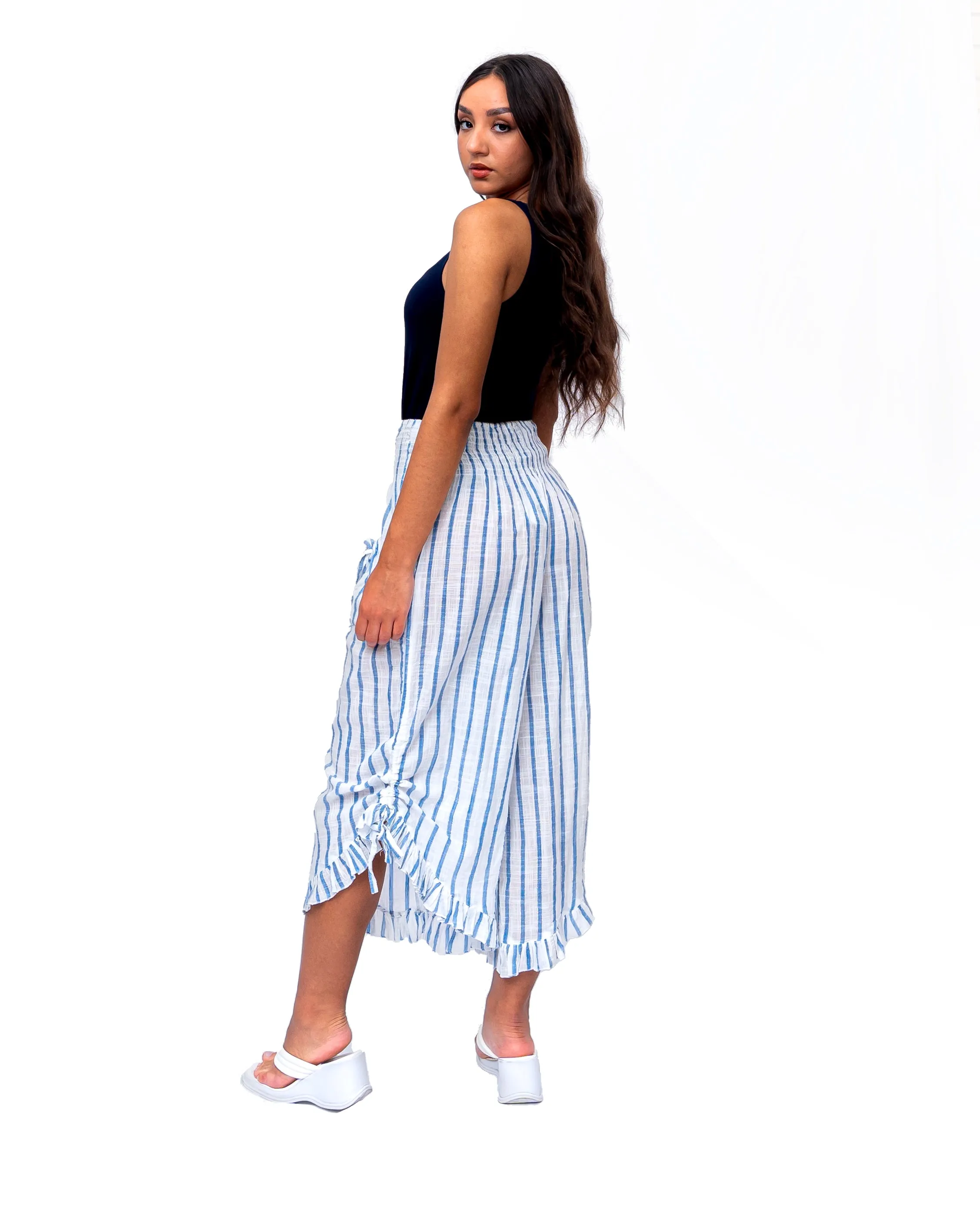 Printed Bottom Tie with Ruffle Capri Pant