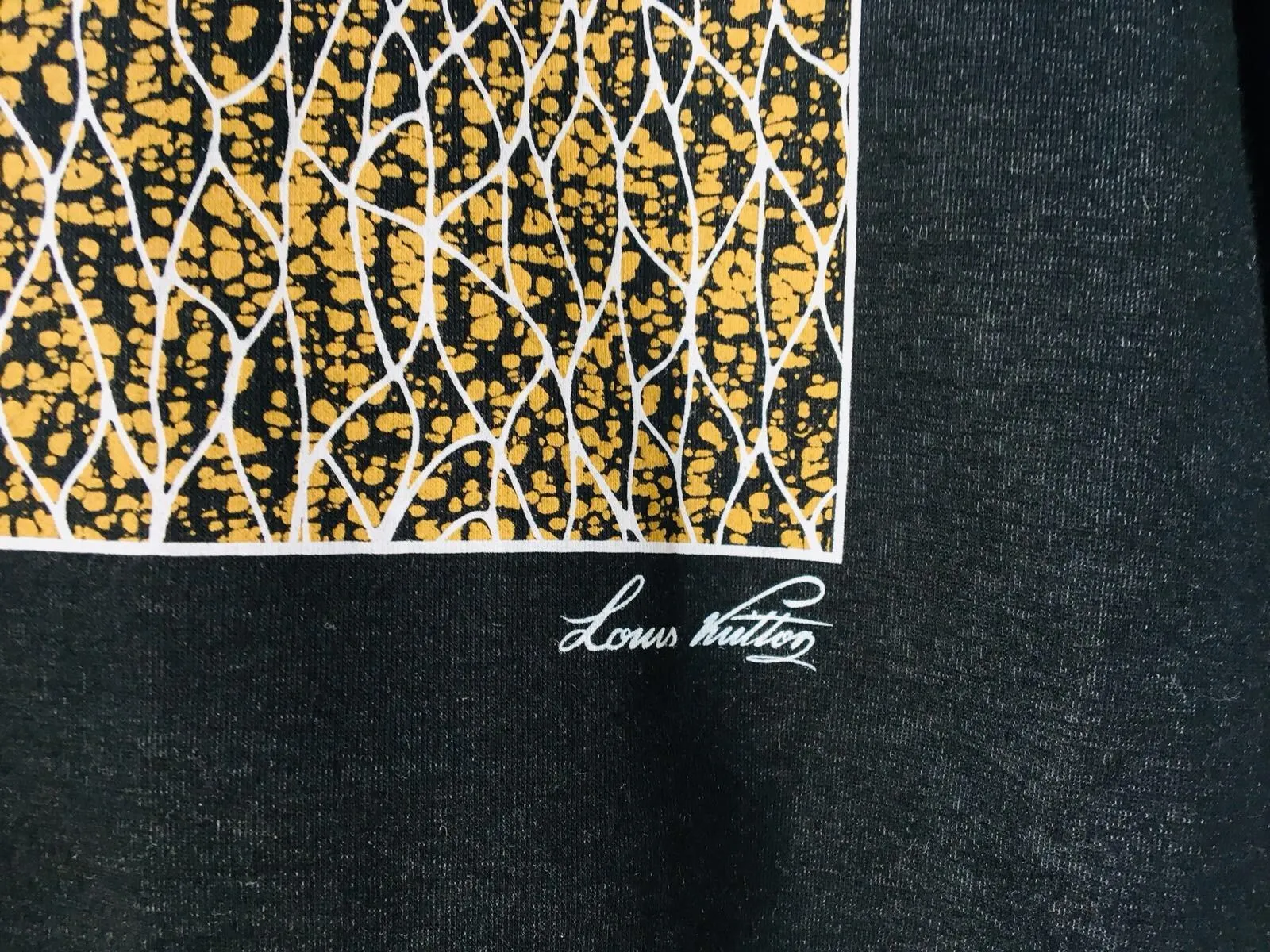 V Printed Sweatshirt