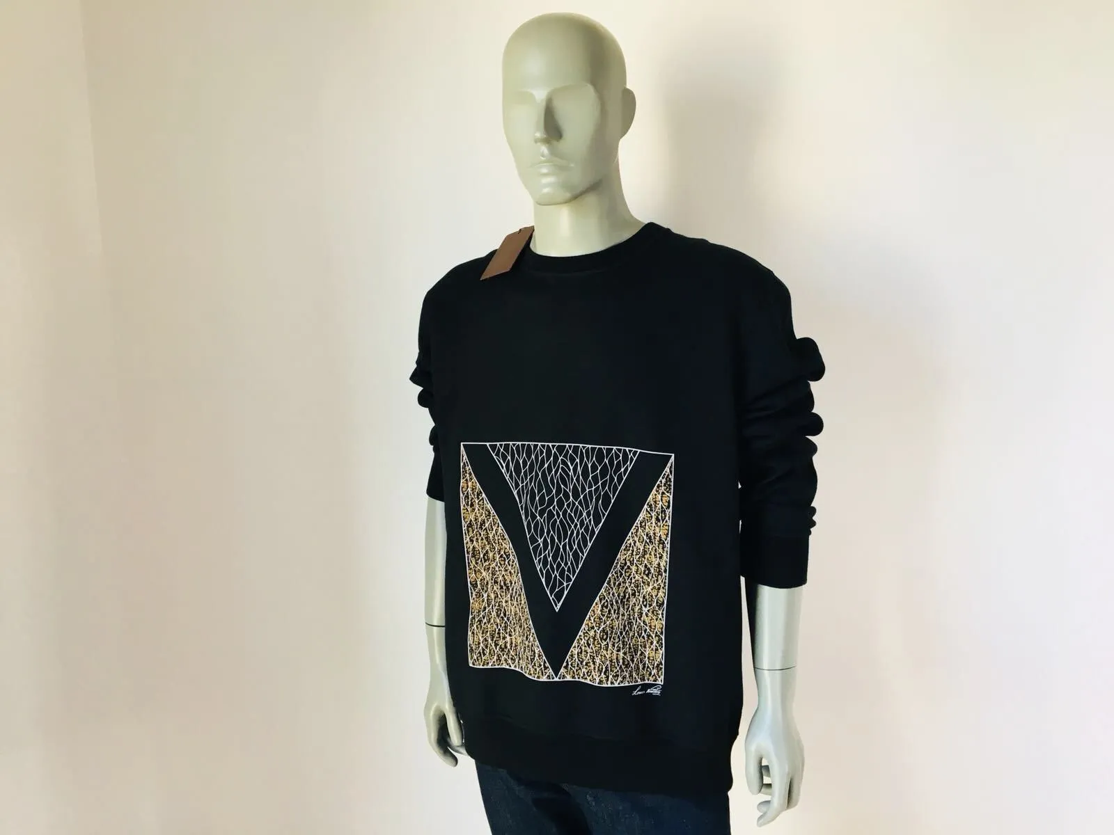 V Printed Sweatshirt