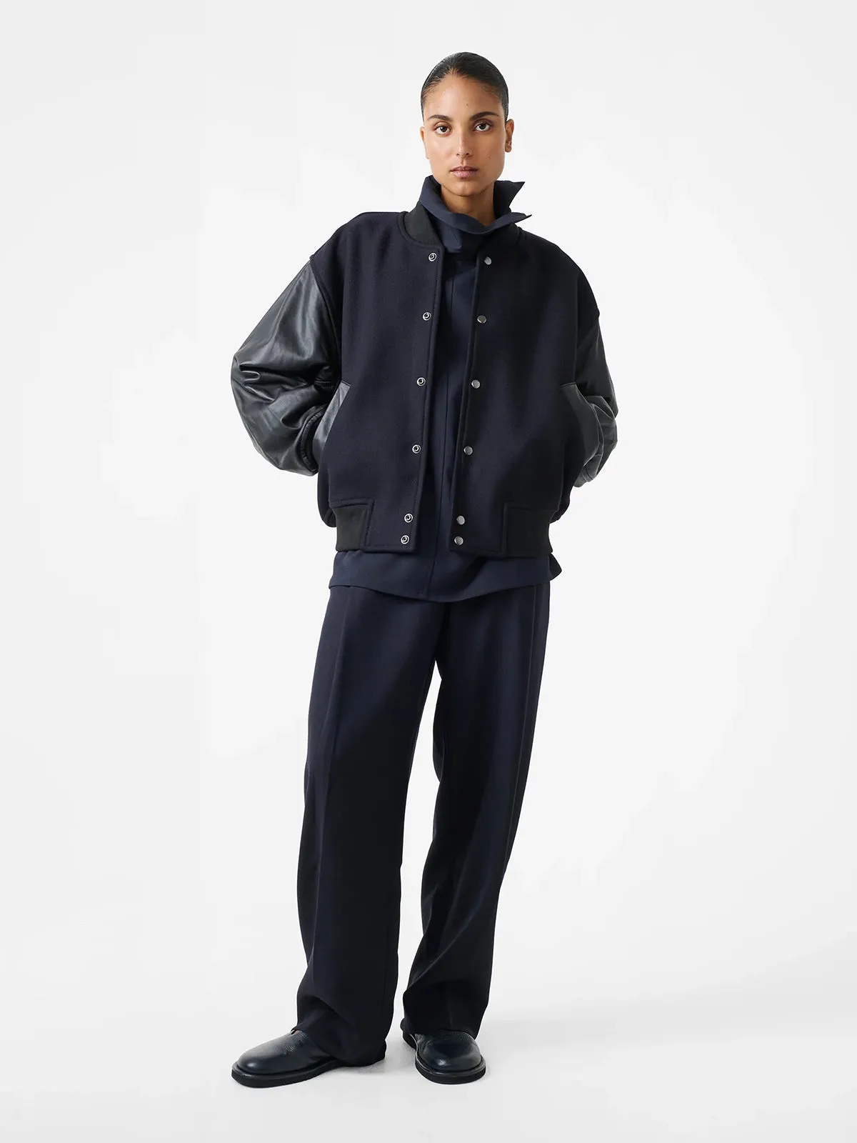 Vai - Deep Pleat Tailored Trousers - Darkest Navy