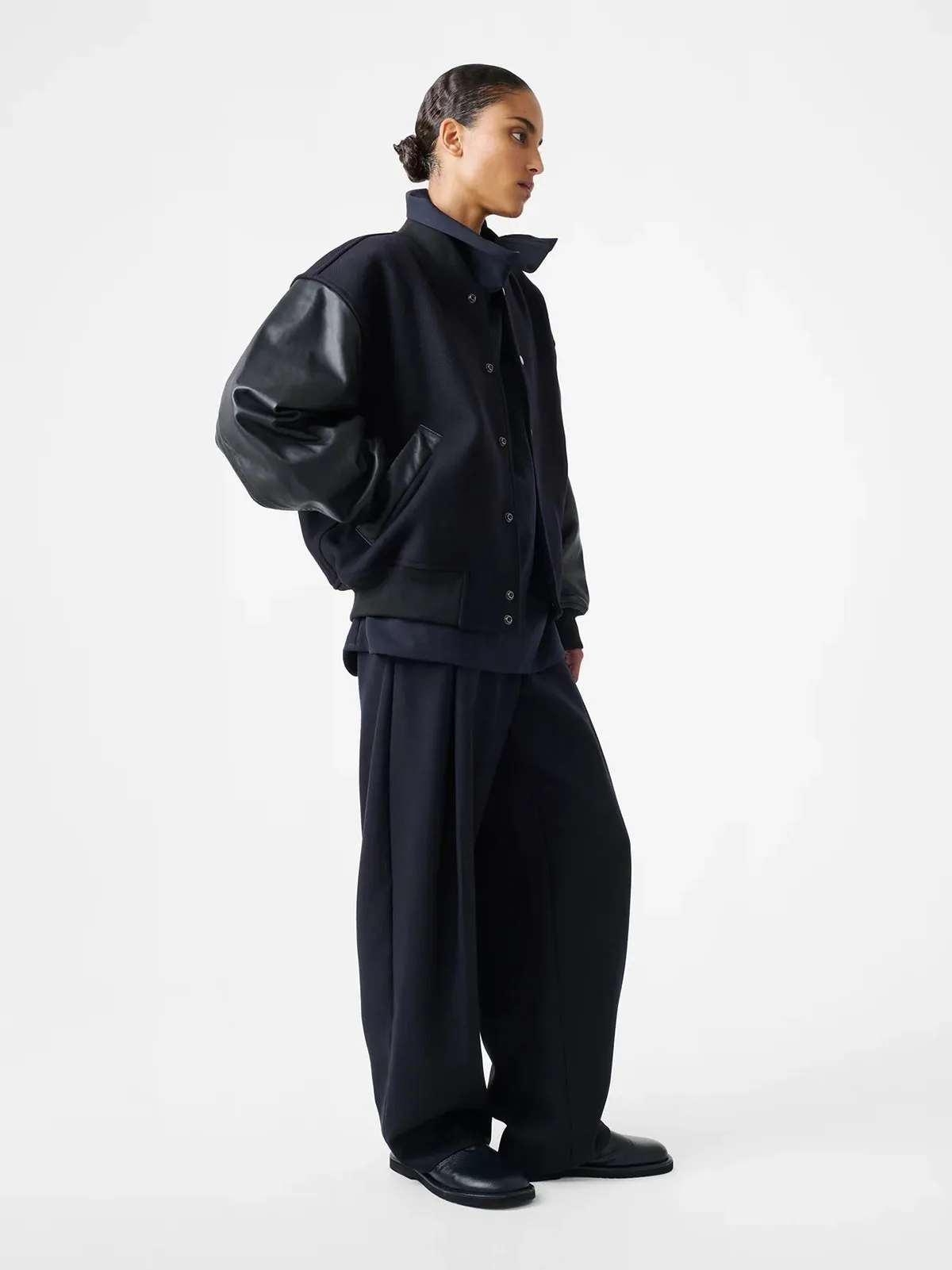 Vai - Deep Pleat Tailored Trousers - Darkest Navy