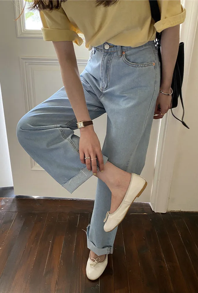WideWaist Straight Jeans